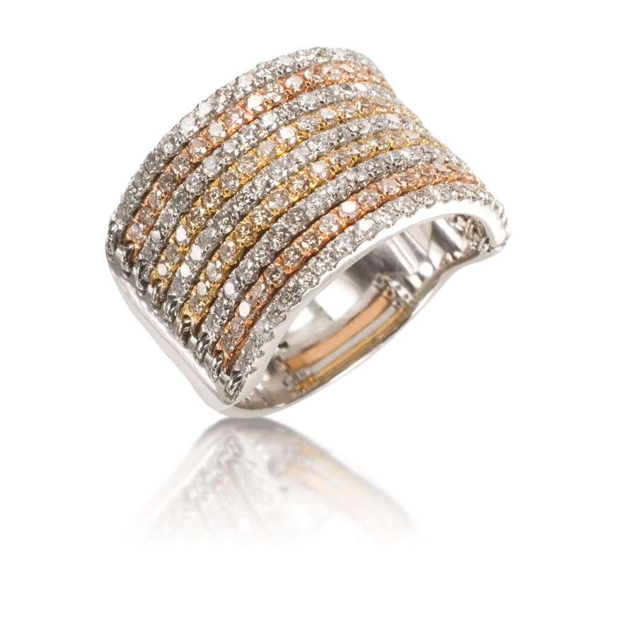 Anillo de oro con brillantes