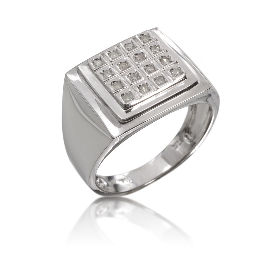 Anillo de oro con brillantes